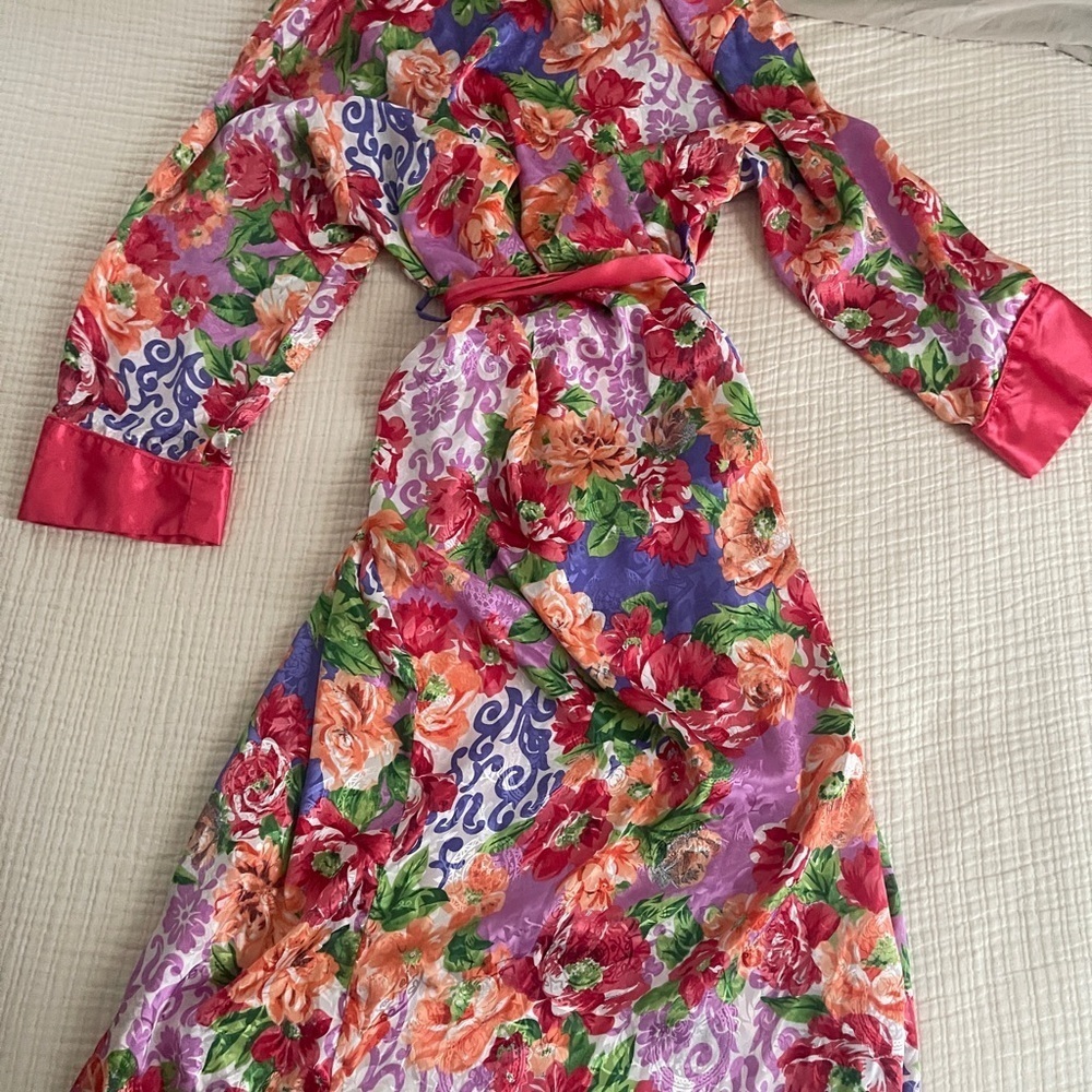 VTG Victoria's Secret Womens Floral Satin Robe &  shirt Gold Label Small Y2K 90s - Picture 8 of 8